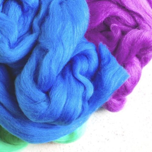 Join our crafting community and learn to macrame, crochet, embroider and more in our Textile Arts classes for adults in Create Art Studio's Toronto location