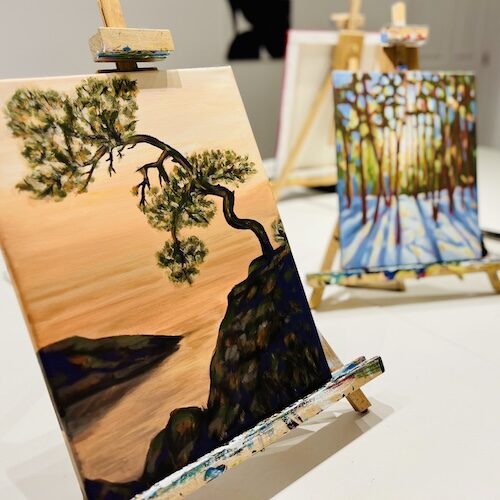 Join Paint Studio to enjoy inspiring painting sessions for artists in Create Art Studio's Toronto location