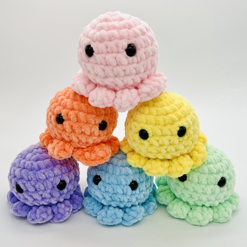 Kids and Tweens will have a great time learning to crochet in Create Art Studio's classes at our Toronto location
